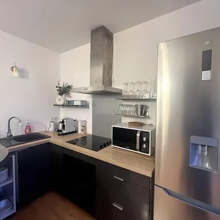 Apartment Wondersuite - Centre Avec Parking Couvert -15mn De Paris Et 10 Mn De Stade De France, Wifi, Netflix Deuil-la-Barre