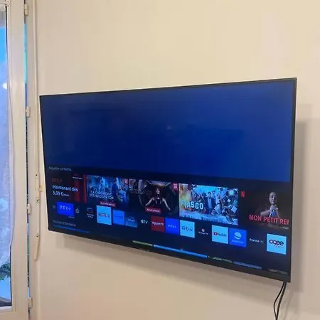 Apartment Wondersuite - Centre Avec Parking Couvert -15mn De Paris Et 10 Mn De Stade De France, Wifi, Netflix Deuil-la-Barre